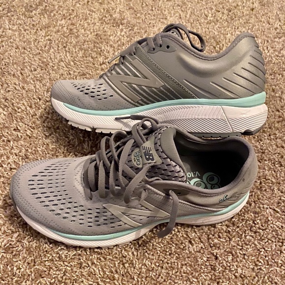 New Balance Shoes - New Balance 860v10 Running Shoes size 8.5